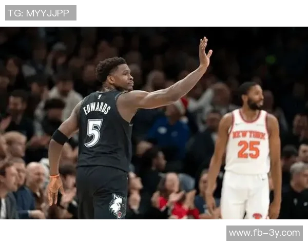 外线火力全开爱德华兹三节狂砍37分三分球命中率高达583